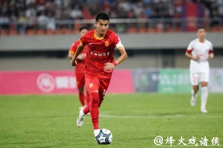 中甲“本土射手王”完成自我救赎,赛前黄希扬私信向余望:不进决赛不准回来 中甲“本土射手王”完成自我救赎,赛前黄希扬私信向余望:不进决赛不准回来